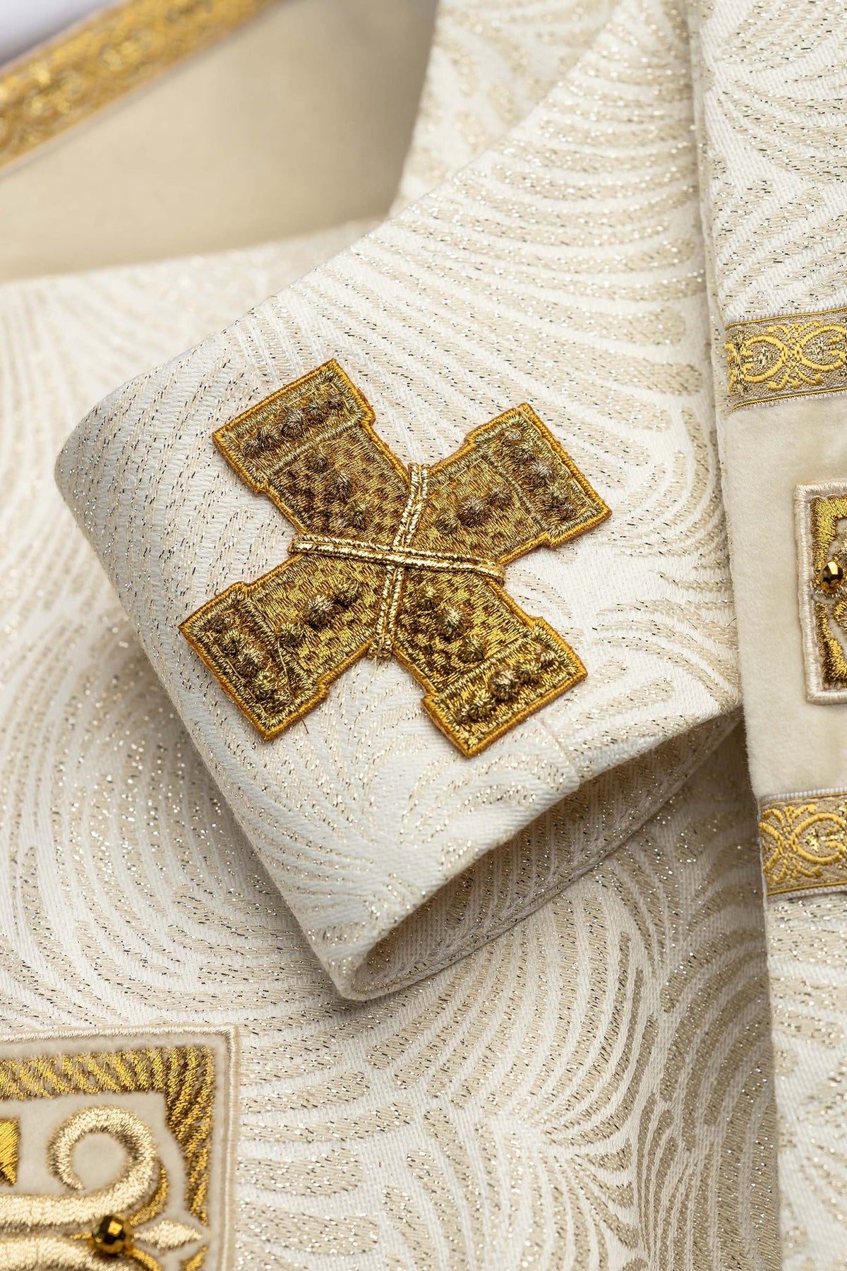 Ręcznie wykonany ornat z naturalnymi kamieniami Handmade 7012