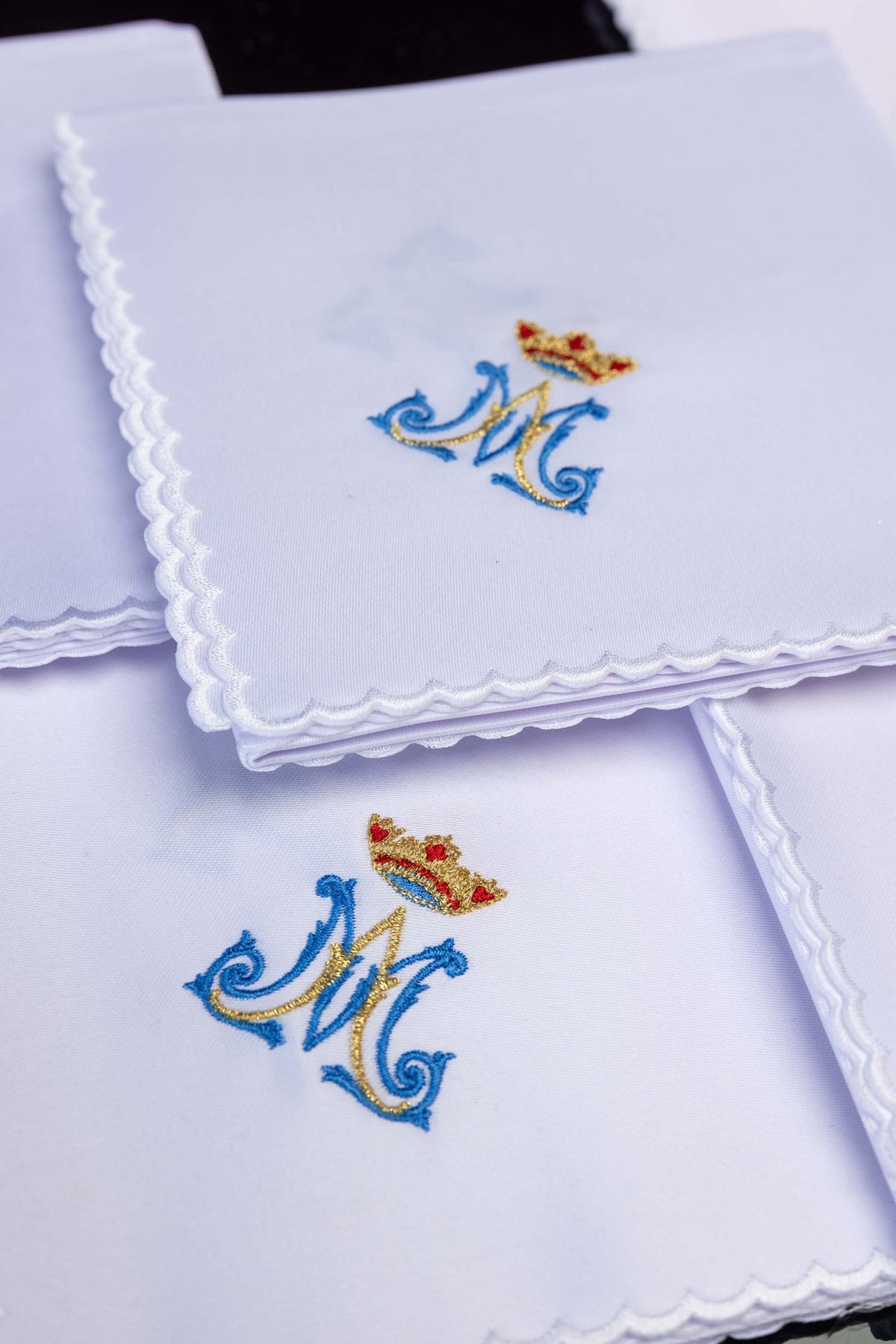 Zestaw 5 sztuk Korporału liturgicznego z haftem maryjnym