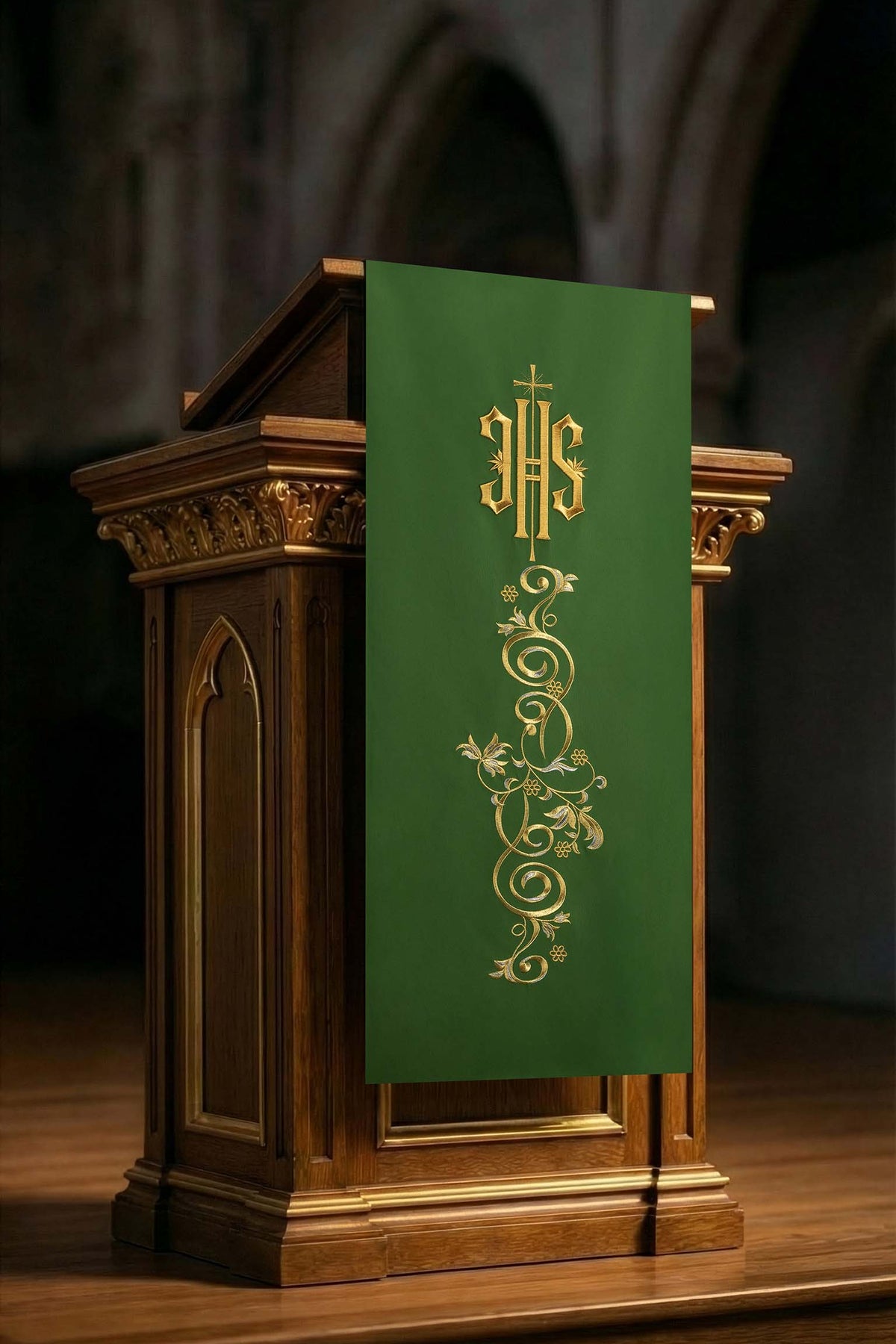 Zielona Serweta na Lektorium z Haftem IHS - Liturgia Kościelna