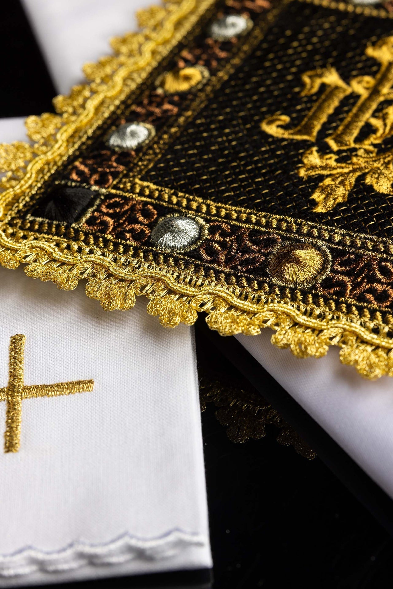 Aksamitny Komplet Kielichowy Czarny IHS - Palka, Korporał, Puryfikaterz - SZATYLITURGICZNE.PL