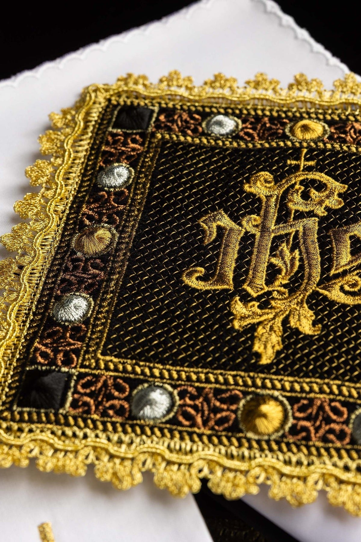 Aksamitny Komplet Kielichowy Czarny IHS - Palka, Korporał, Puryfikaterz - SZATYLITURGICZNE.PL