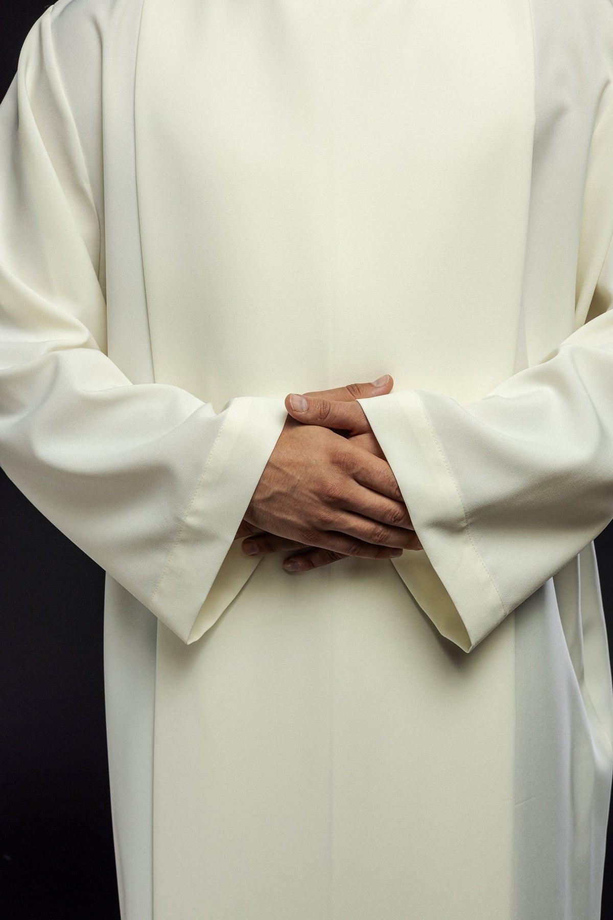 Alba kapłańska gładka z golfem Ecru - SZATYLITURGICZNE.PL