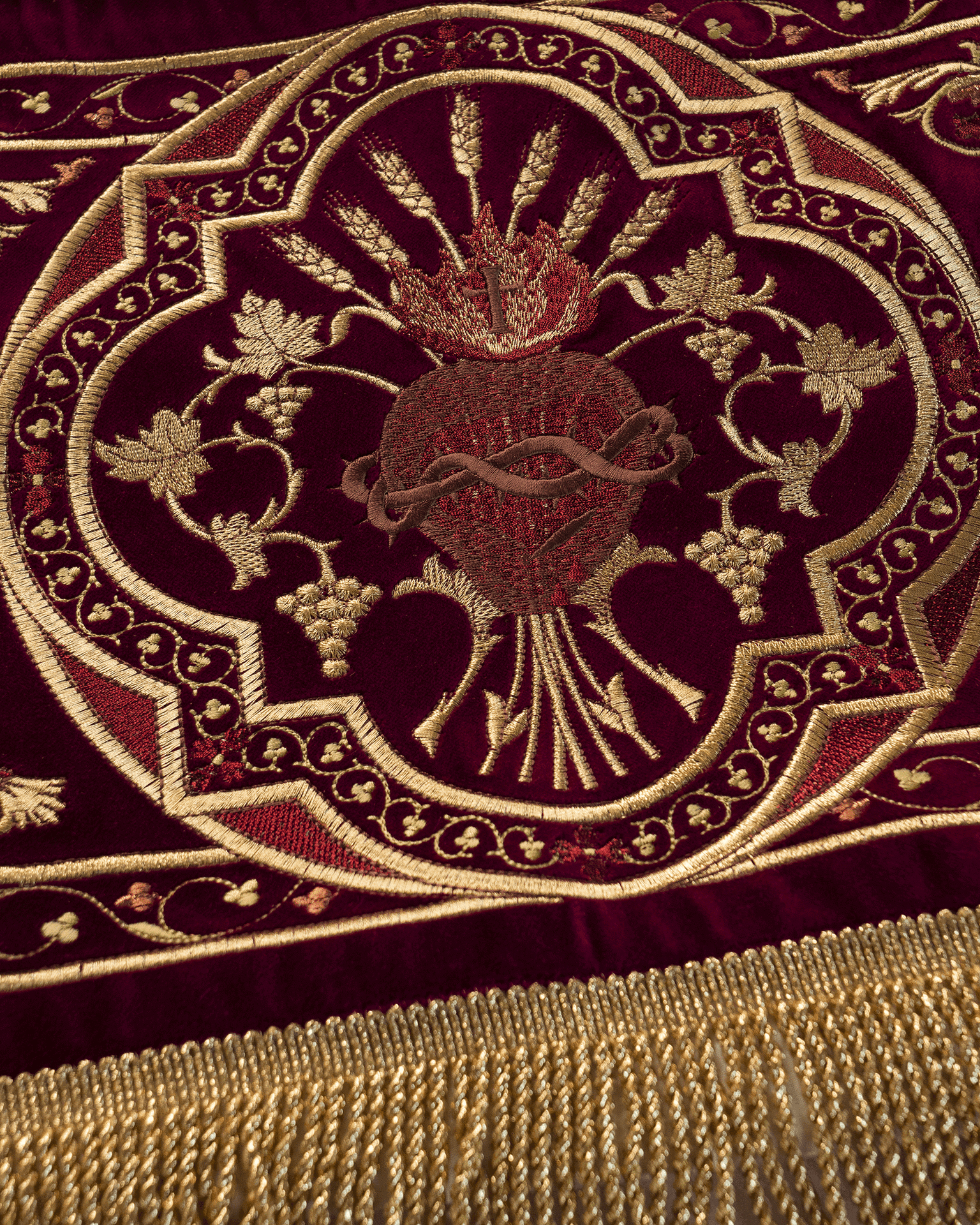 Baldachim Eucharystyczny Haftowany Aksamit Bordo - Procesja Boże Ciało - SZATYLITURGICZNE.PL