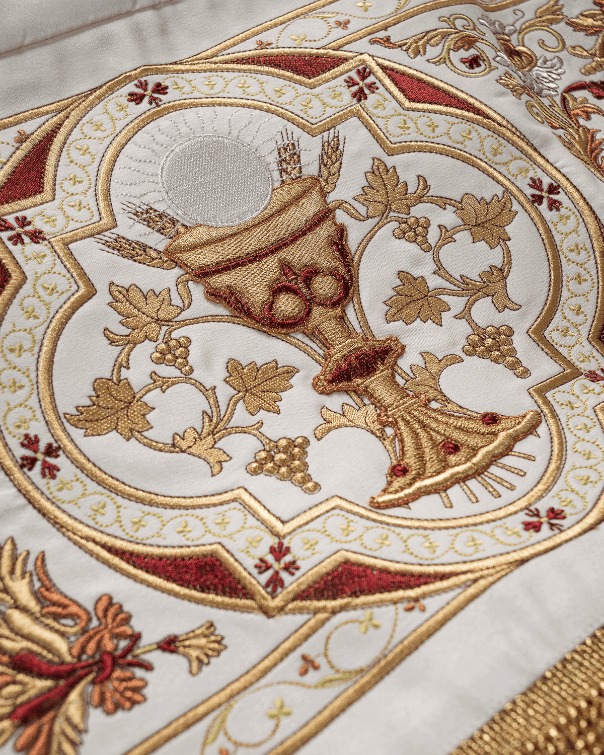 Baldachim Procesyjny Haftowany Ecru z Symbolami Eucharystycznymi - SZATYLITURGICZNE.PL