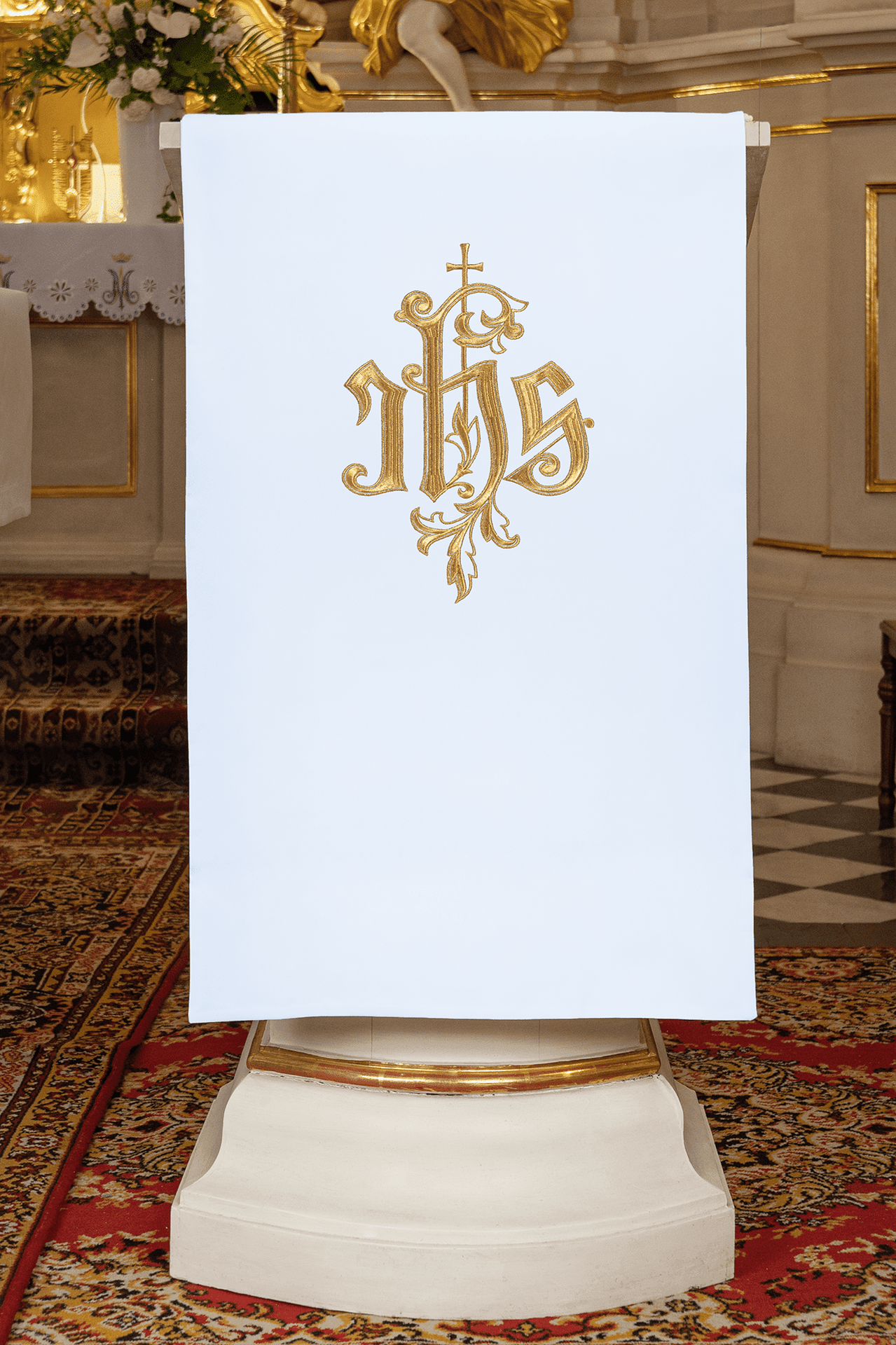 Biała Serweta na Lektorium z Haftem IHS - Elegancka Liturgia - SZATYLITURGICZNE.PL