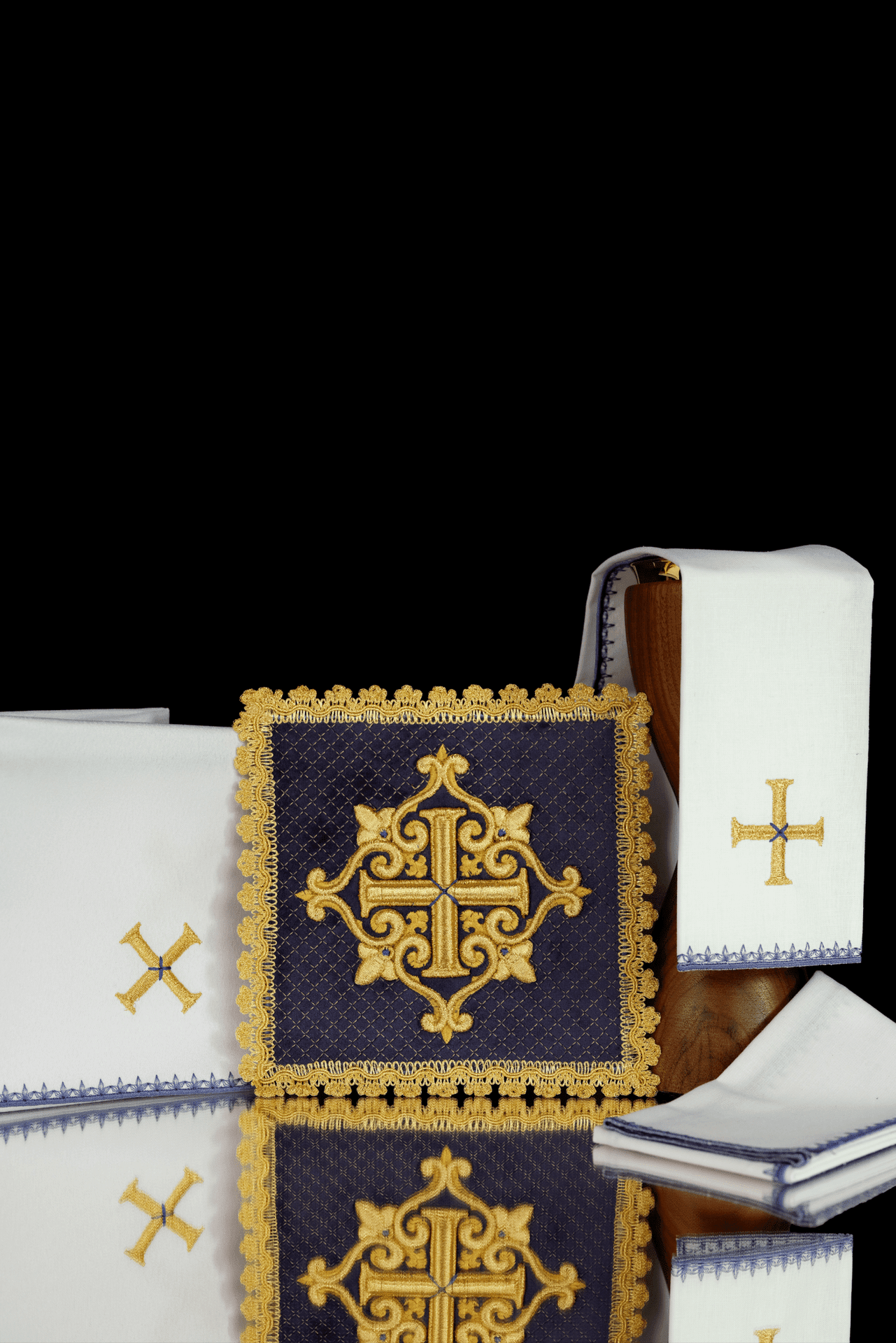 Bielizna Kielichowa Aksamit Fioletowy Krzyż - Komplet Liturgiczny - SZATYLITURGICZNE.PL