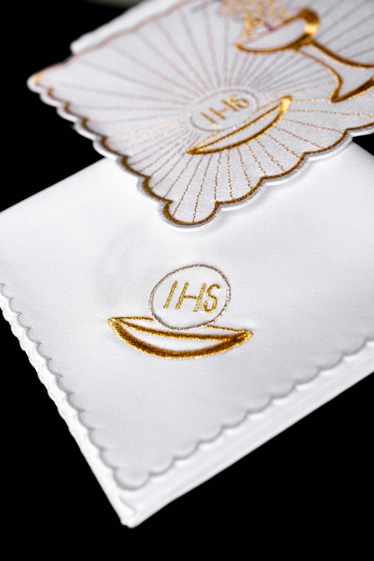 Bielizna Kielichowa Eucharystyczna Złoty Haft - Komplet 4 el. - SZATYLITURGICZNE.PL