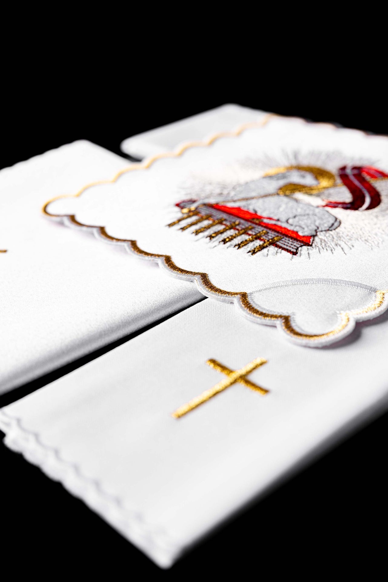 Bielizna Kielichowa Haftowana Baranek Boży - Komplet 4 - częściowy - SZATYLITURGICZNE.PL
