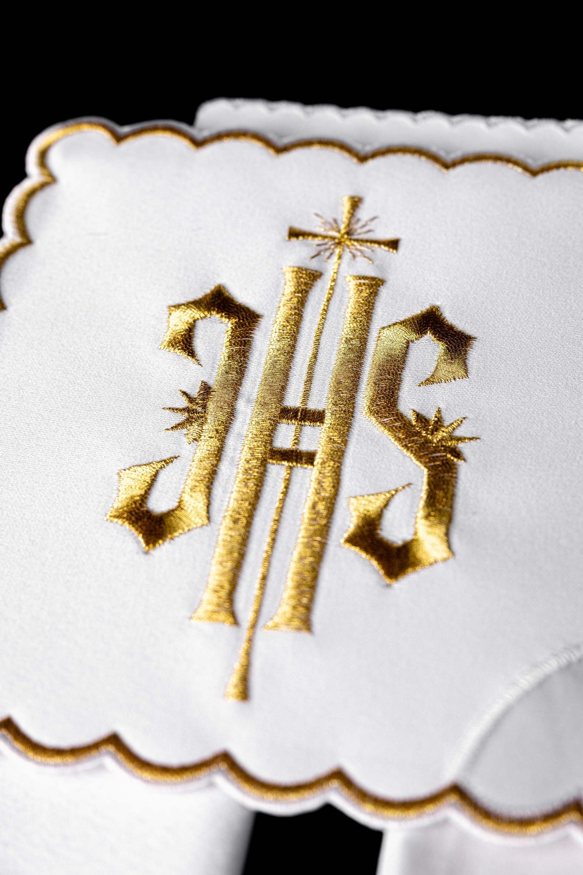 Bielizna Kielichowa IHS Złote Wykończenie Komplet 4w1 - Elegancki Zestaw - SZATYLITURGICZNE.PL