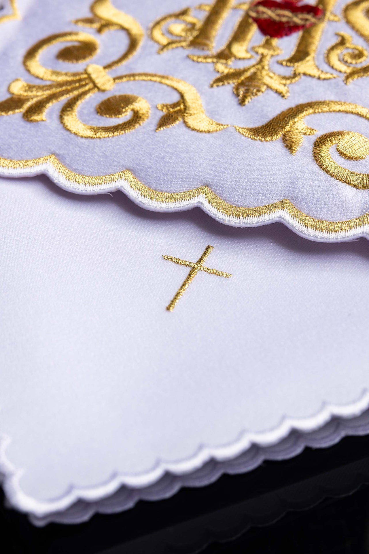 Bielizna Kielichowa IHS Złoty Haft - Komplet Liturgiczny - SZATYLITURGICZNE.PL