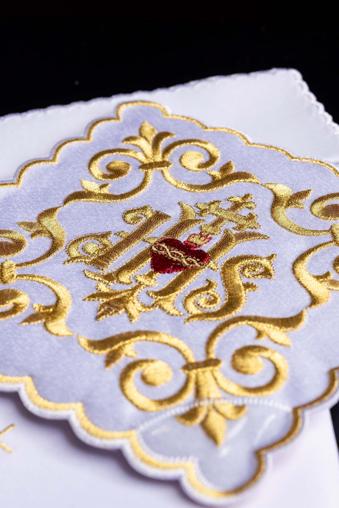 Bielizna Kielichowa IHS Złoty Haft - Komplet Liturgiczny - SZATYLITURGICZNE.PL