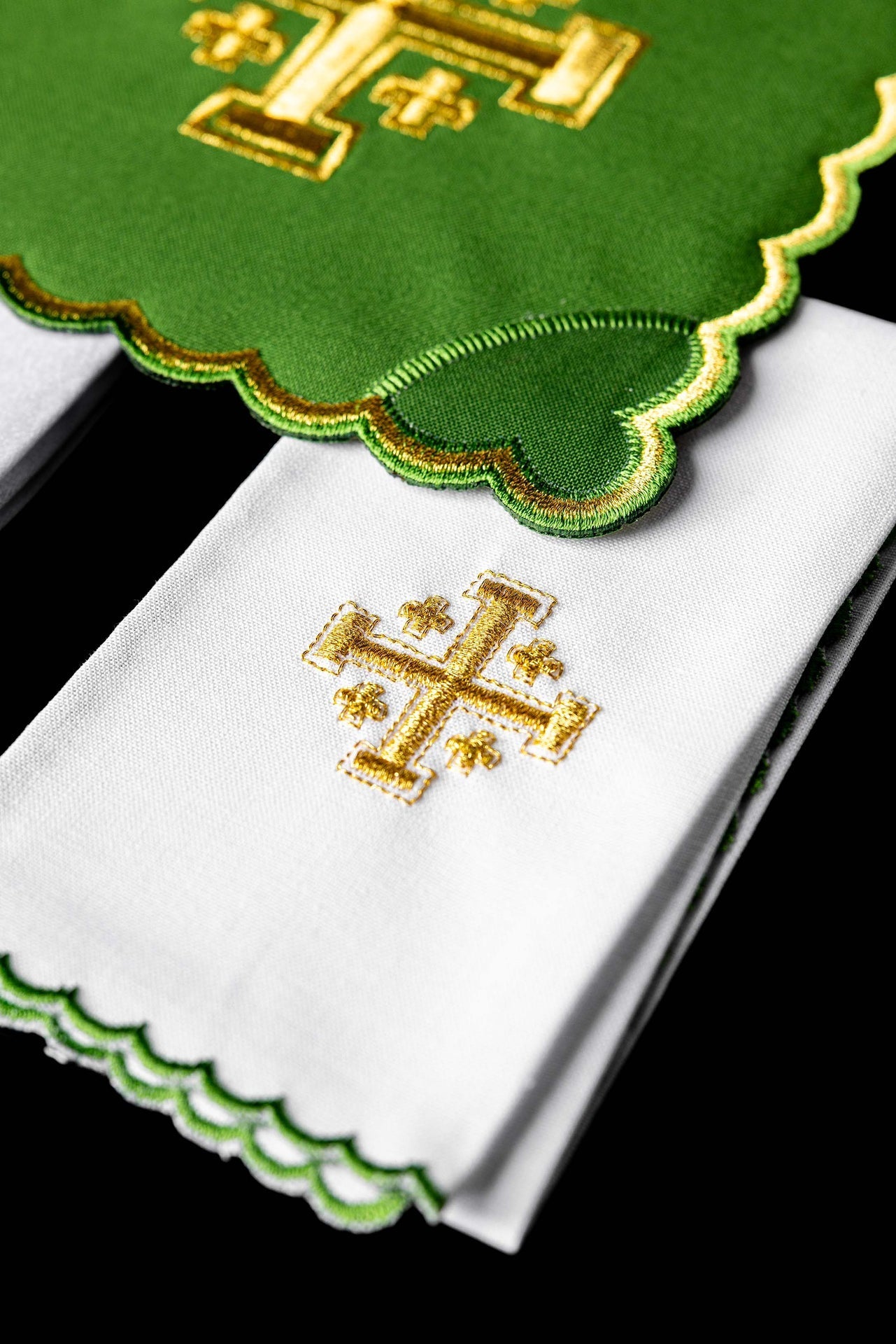 Bielizna Kielichowa Krzyż Jerozolimski Haftowana Złotem - Komplet - SZATYLITURGICZNE.PL
