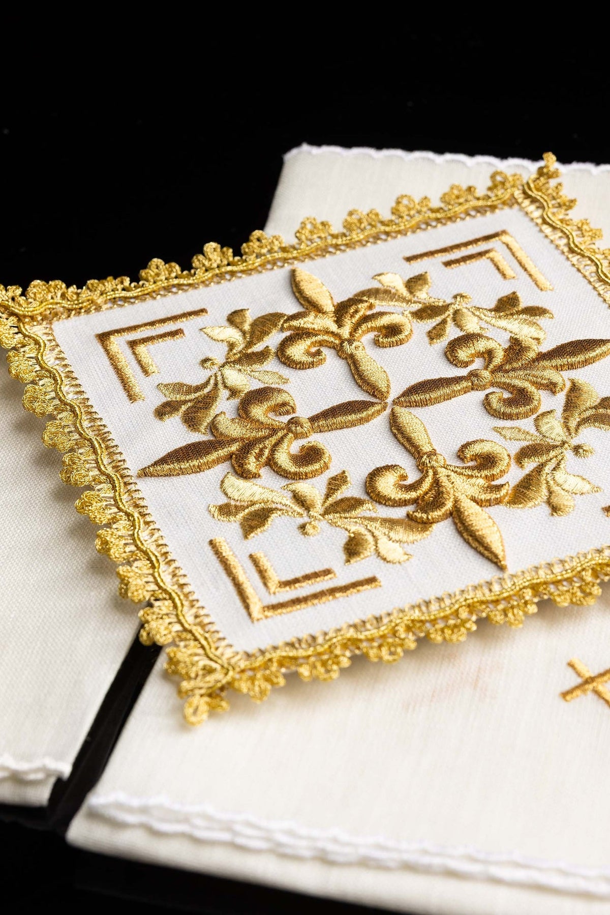 Bielizna Kielichowa Lniana Haft Złoty Krzyż - Komplet 4 - częściowy - SZATYLITURGICZNE.PL