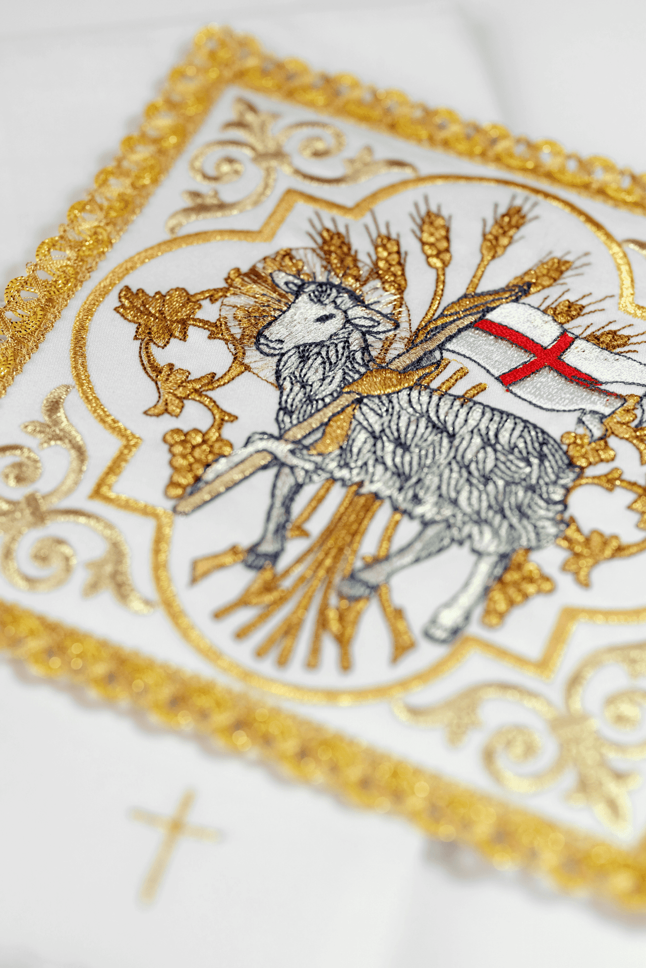 Bielizna Kielichowa Wielkanocna z Haftem Baranka Bożego - SZATYLITURGICZNE.PL