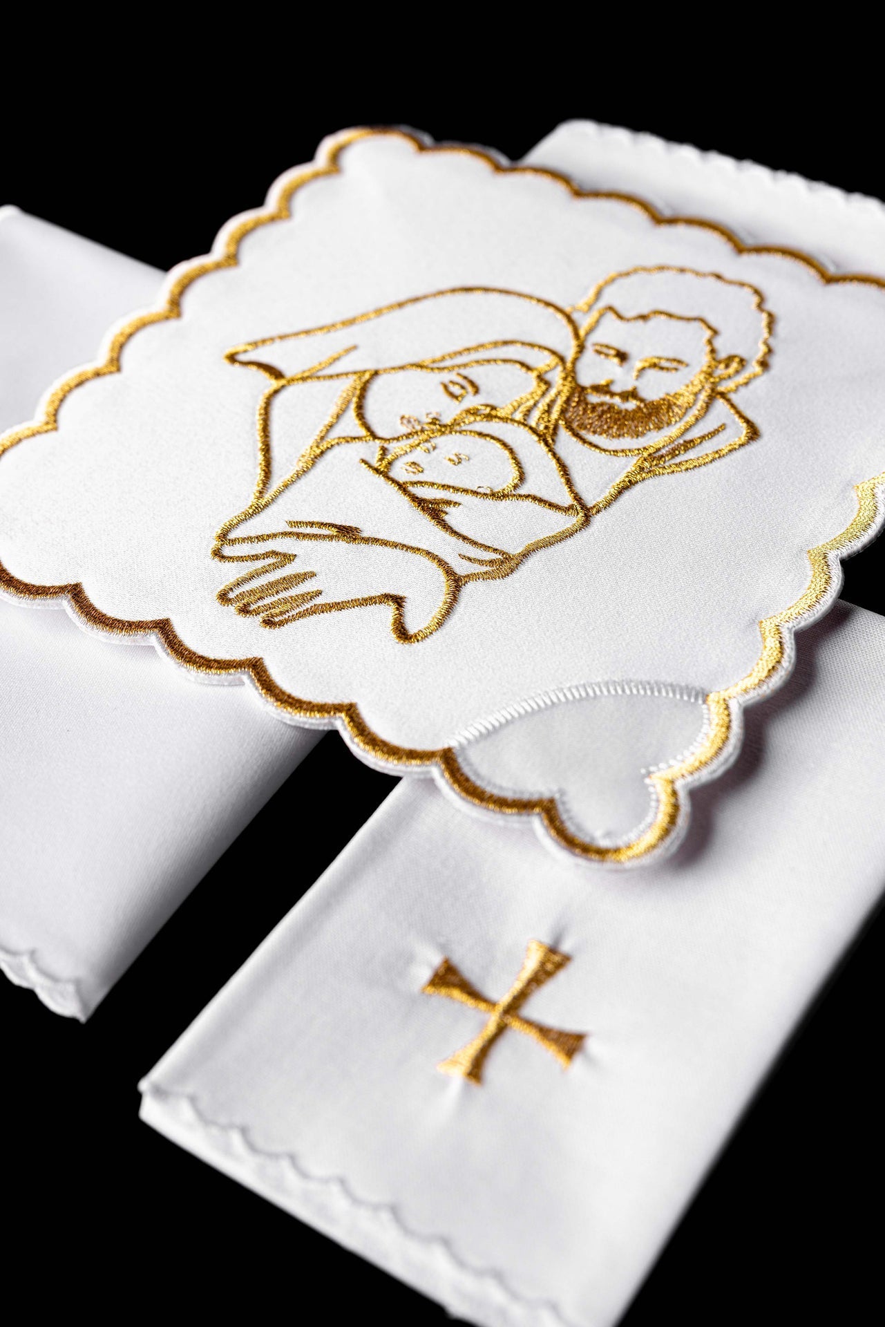Bielizna Kielichowa z Haftem Świętej Rodziny - Komplet 4 - częściowy - SZATYLITURGICZNE.PL