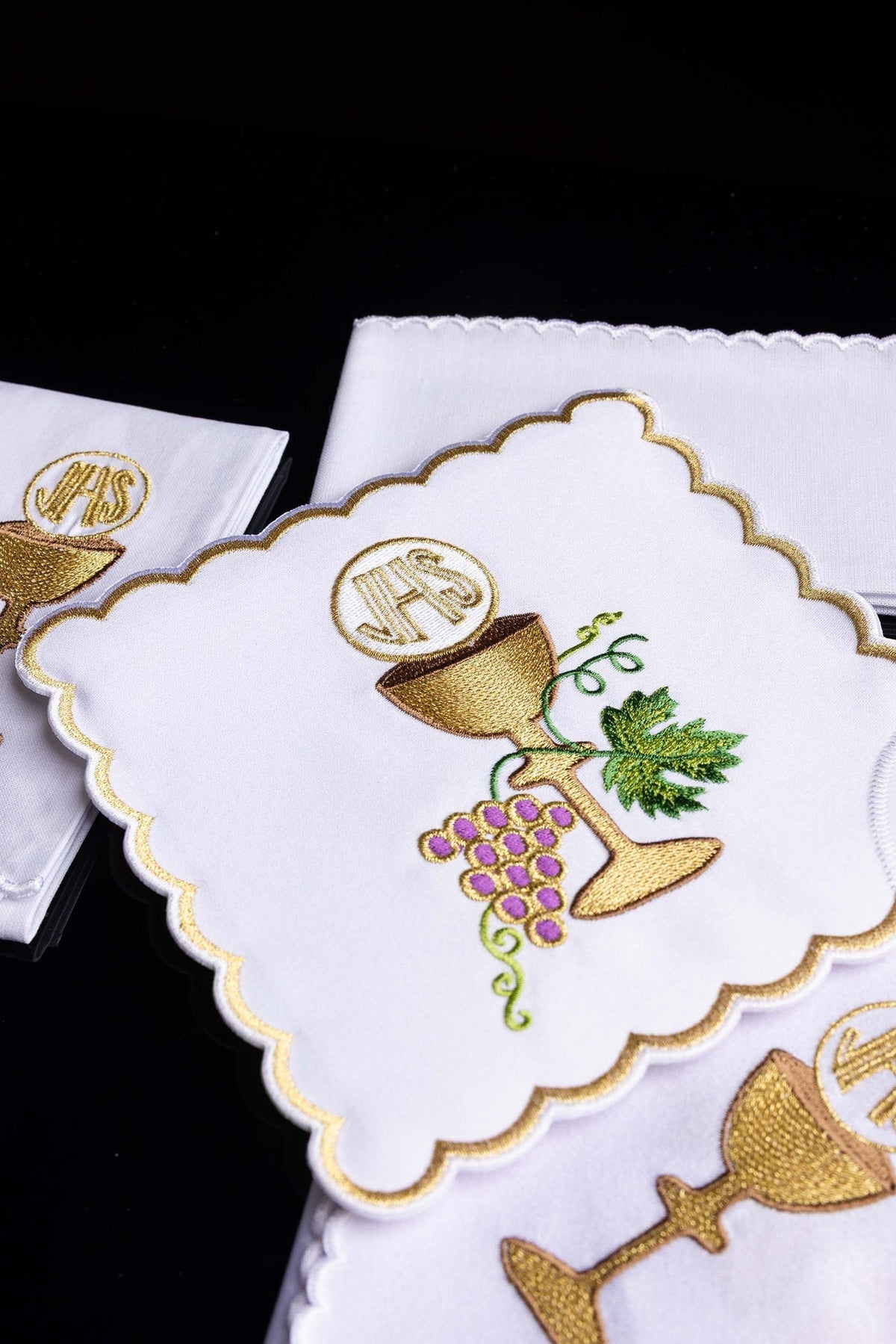 Bielizna Kielichowa z Haftowanym Kielichem Eucharystycznym - Komplet 4 Elementy - SZATYLITURGICZNE.PL
