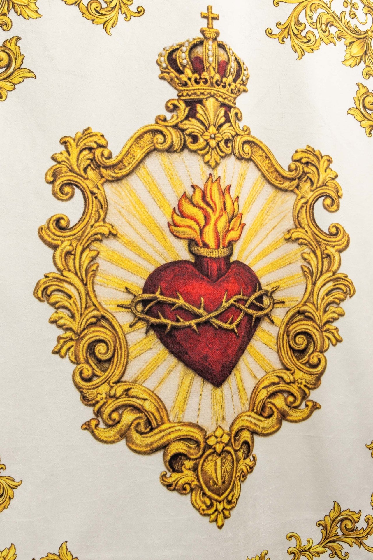 Chorągiew drukowana dwustronna z symbolem Najświętszego Serca Pana Jezusa i IHS - SZATYLITURGICZNE.PL
