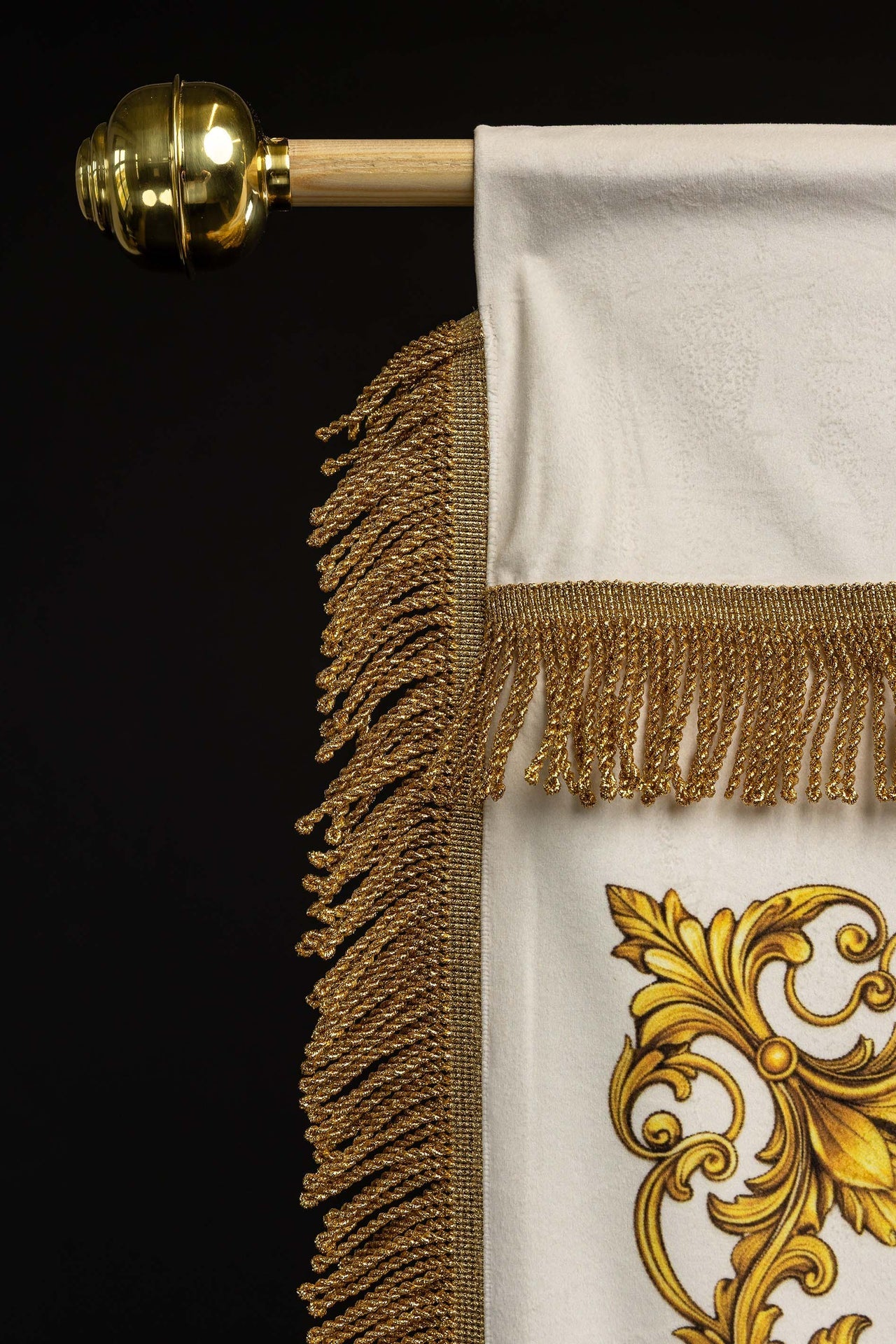 Chorągiew maryjna drukowana dwustronna z symbolem Serca i monogramem - SZATYLITURGICZNE.PL