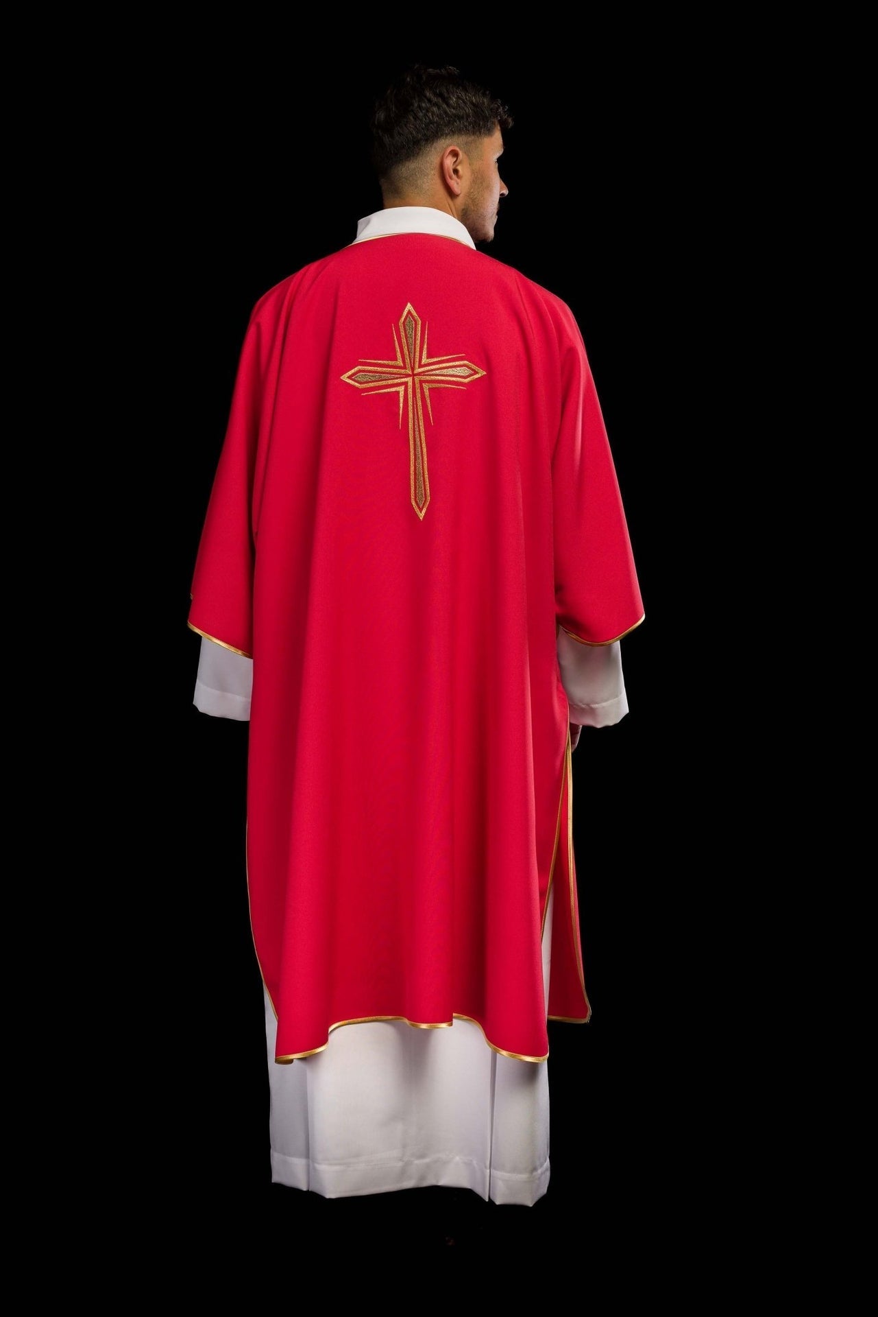 Czerwona Dalmatyka Liturgiczna ze Złotym Krzyżem - Elegancka - SZATYLITURGICZNE.PL