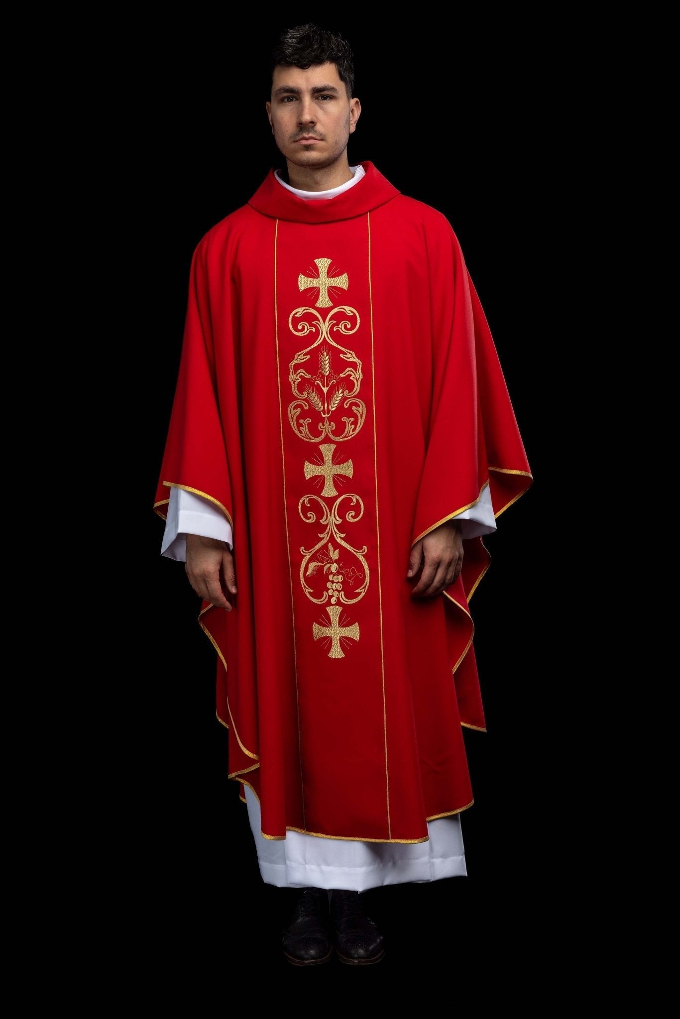 Czerwony ornat liturgiczny zdobiony haftowanym pasem - SZATYLITURGICZNE.PL