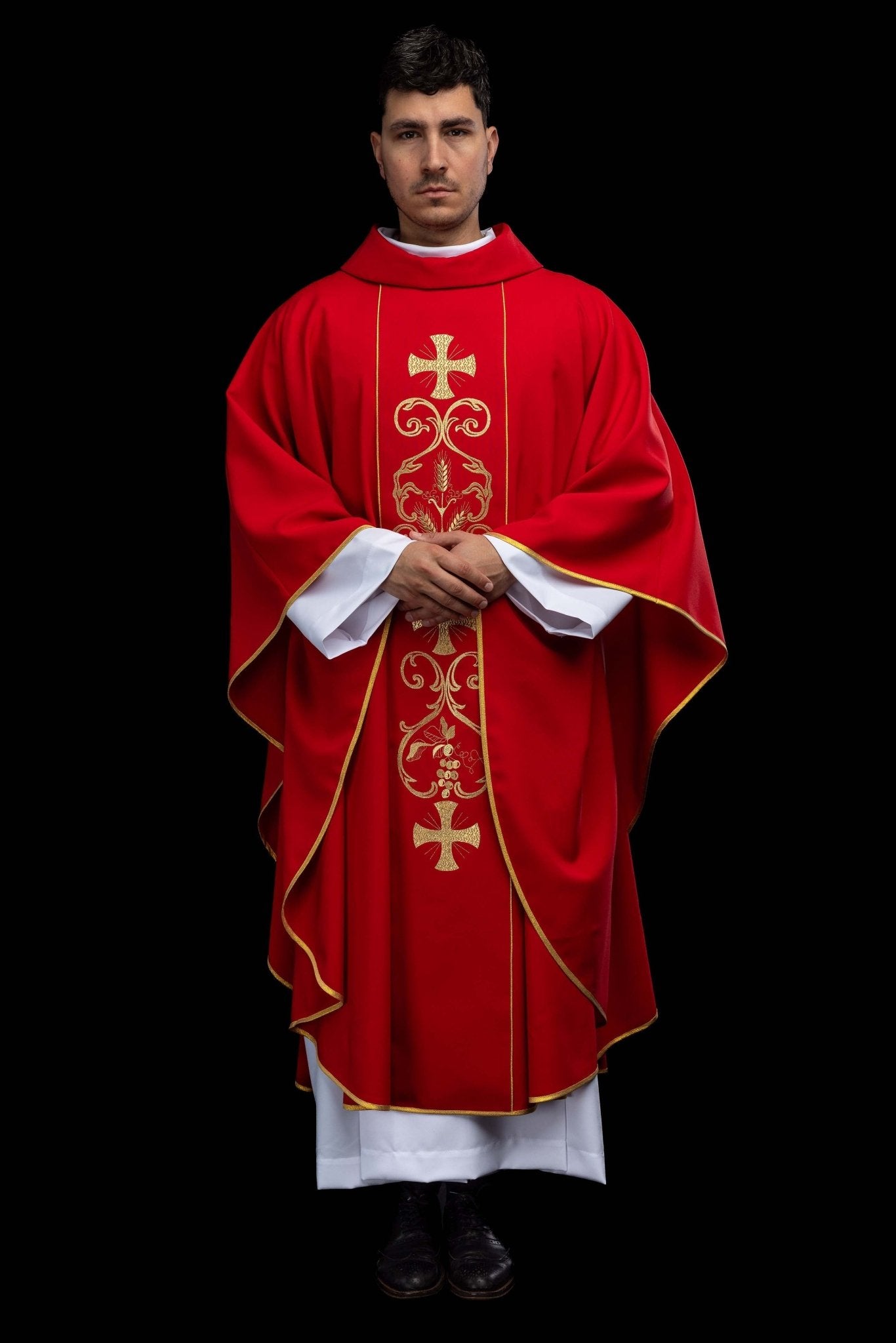 Czerwony ornat liturgiczny zdobiony haftowanym pasem - SZATYLITURGICZNE.PL