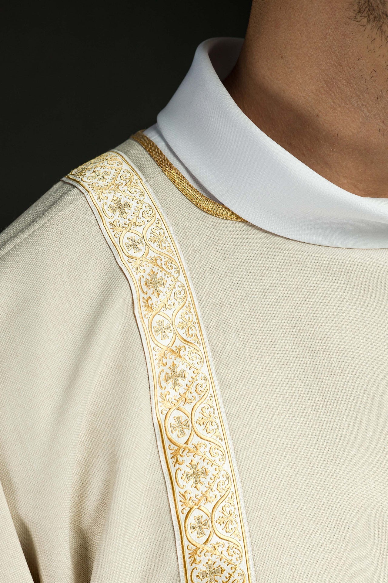 Dalmatyka Diakońska Ecru - Złota Taśma Żakardowa, Stuła w Zestawie - SZATYLITURGICZNE.PL