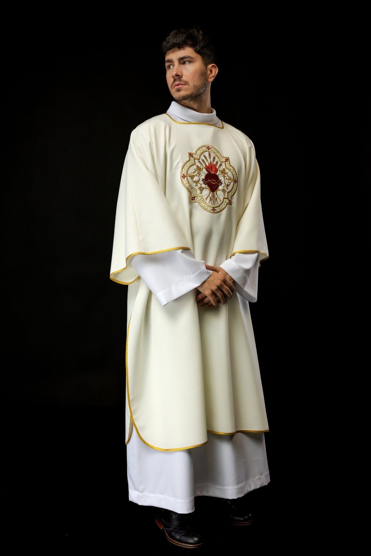 Dalmatyka Ecru Serce Jezusa i Kielich - Haftowana Szata Liturgiczna - SZATYLITURGICZNE.PL
