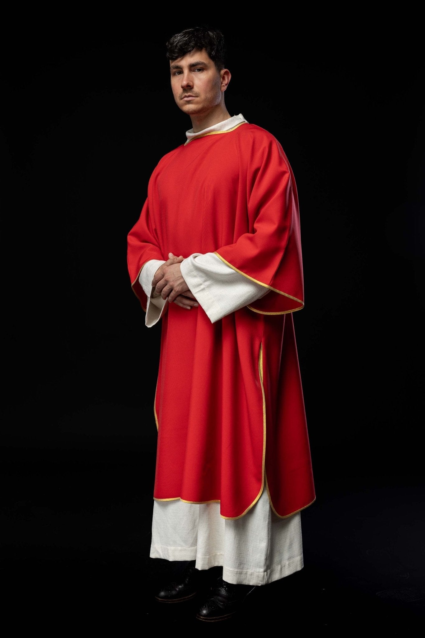 Dalmatyka Liturgiczna Czerwona ze Złotą Lamówką - Gładka Tkanina - SZATYLITURGICZNE.PL