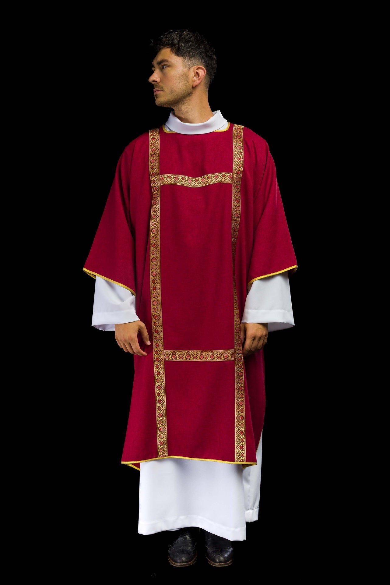 Dalmatyka Liturgiczna Czerwona ze Złotą Taśmą Żakardową - SZATYLITURGICZNE.PL