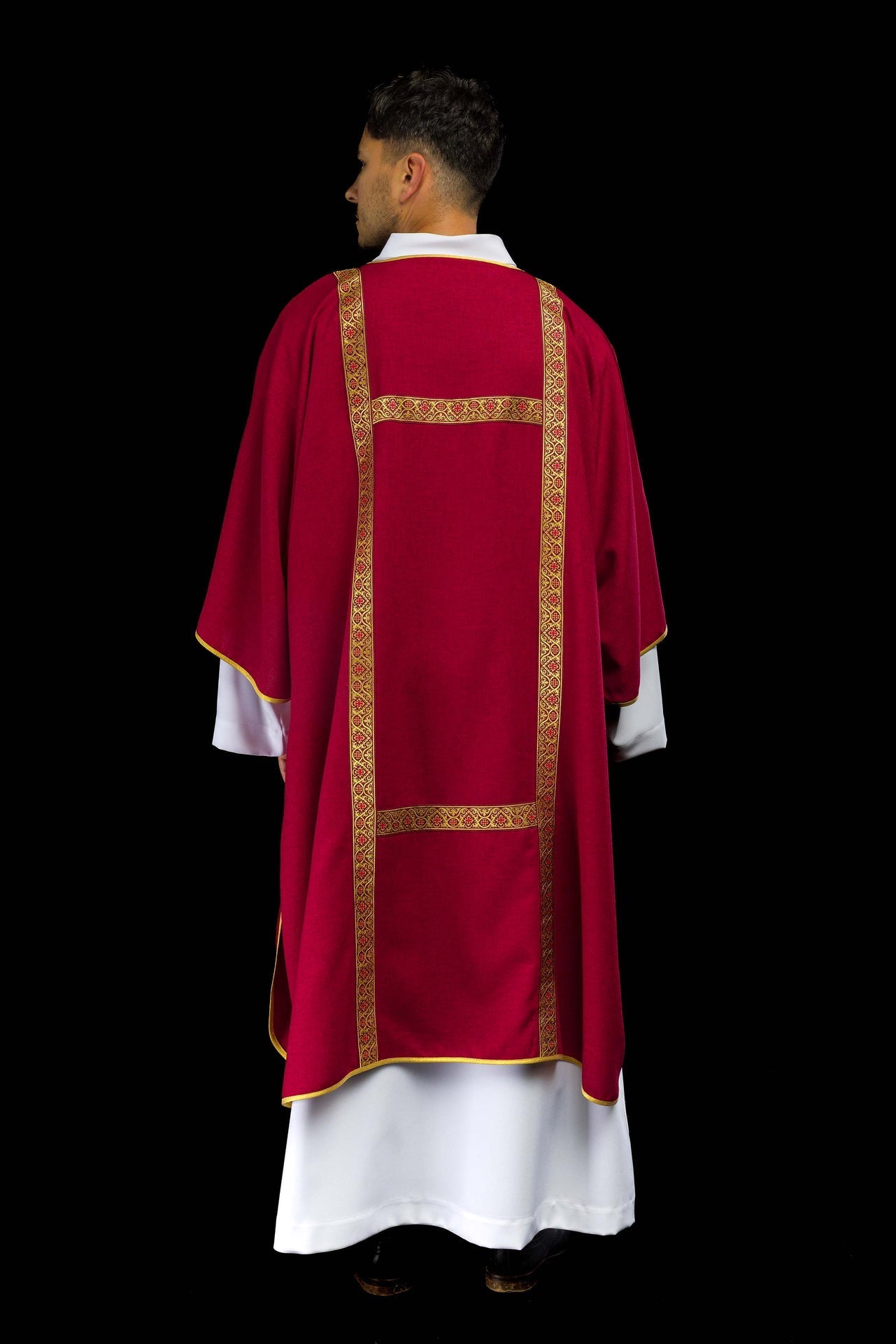 Dalmatyka Liturgiczna Czerwona ze Złotą Taśmą Żakardową - SZATYLITURGICZNE.PL