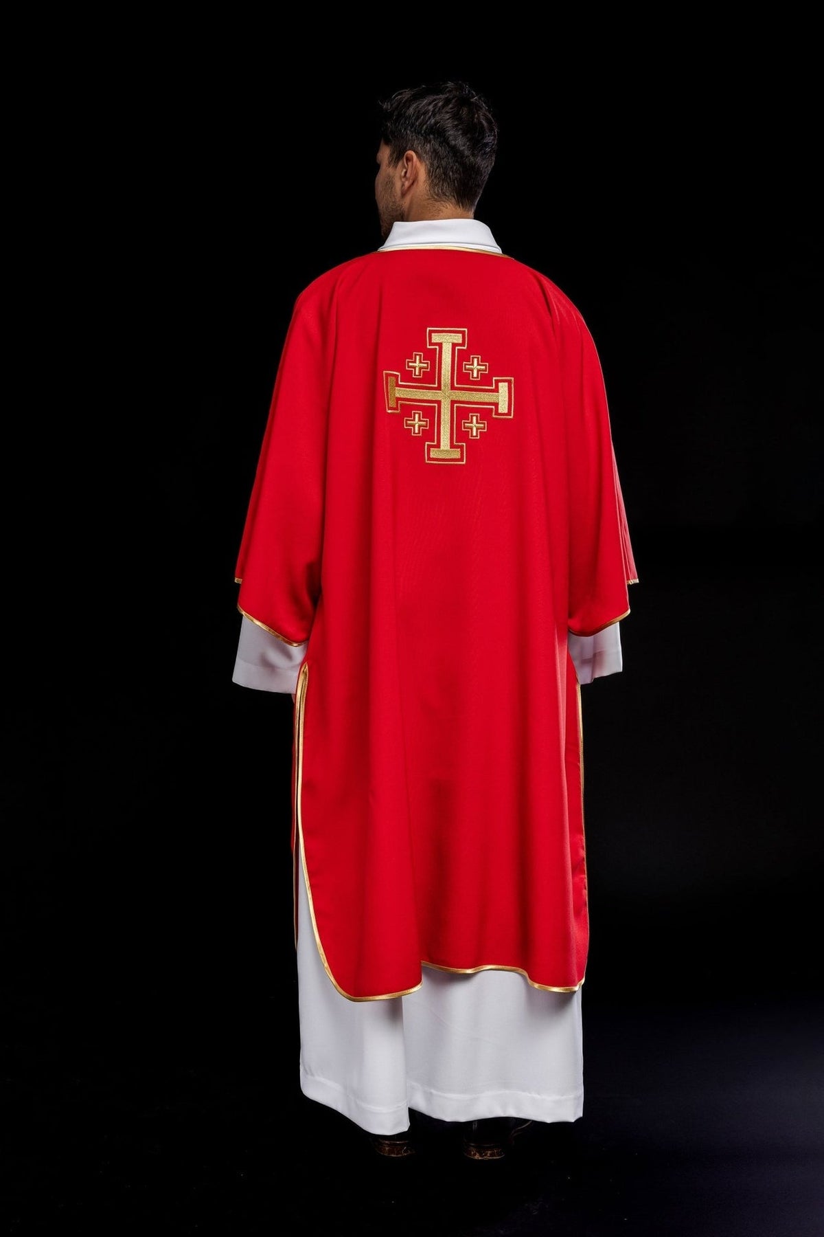 Dalmatyka Liturgiczna Czerwona Złote Krzyże - Elegancka Szata - SZATYLITURGICZNE.PL