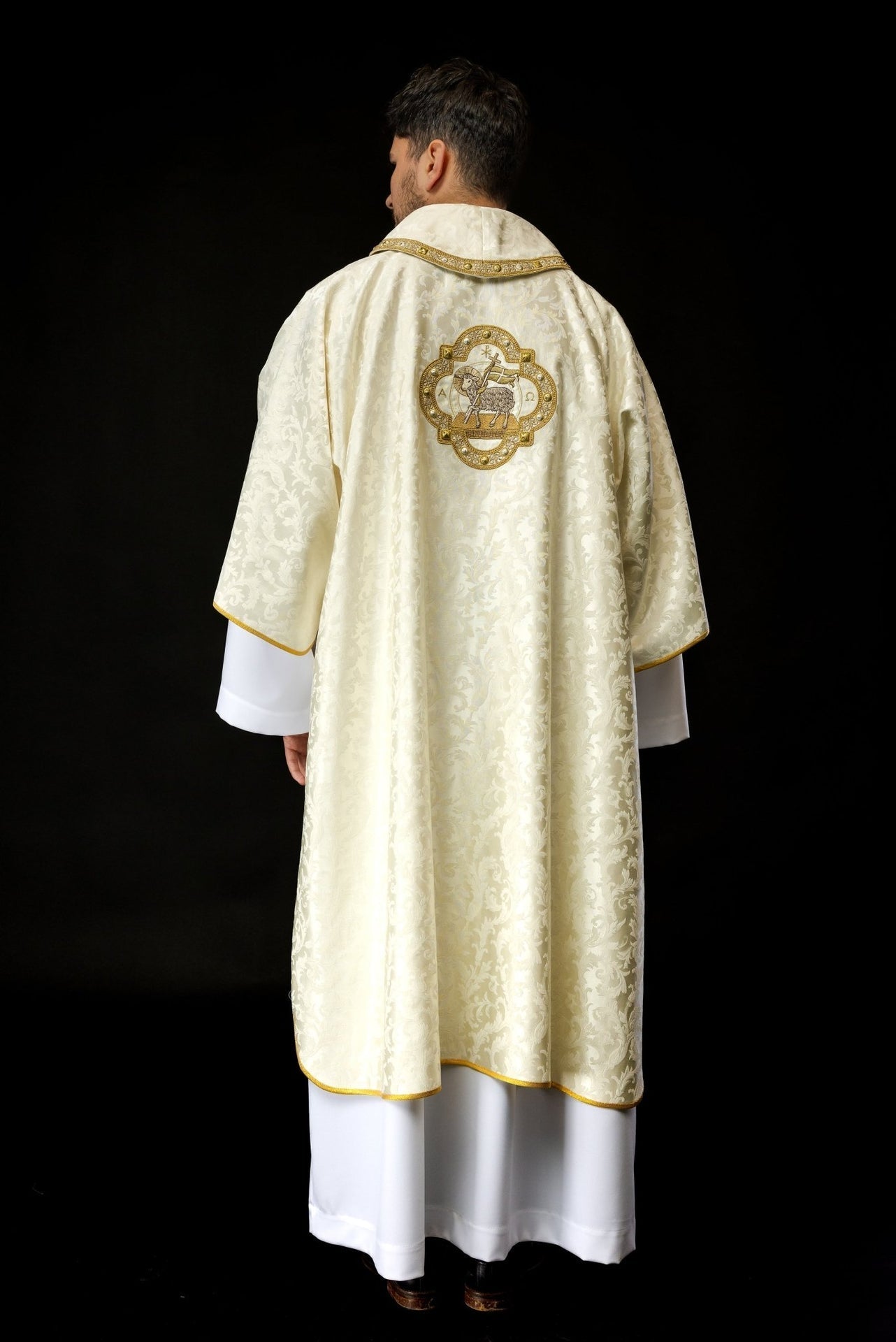Dalmatyka Liturgiczna Ecru Baranek Wielkanocny Złoty Haft - SZATYLITURGICZNE.PL