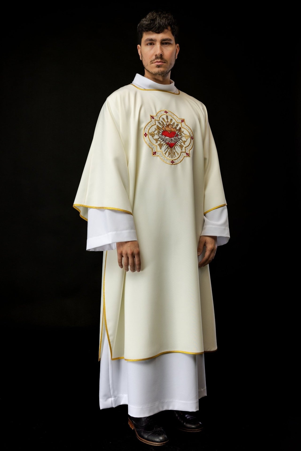 Dalmatyka Liturgiczna Ecru Serce Maryi - Złoty Haft - SZATYLITURGICZNE.PL