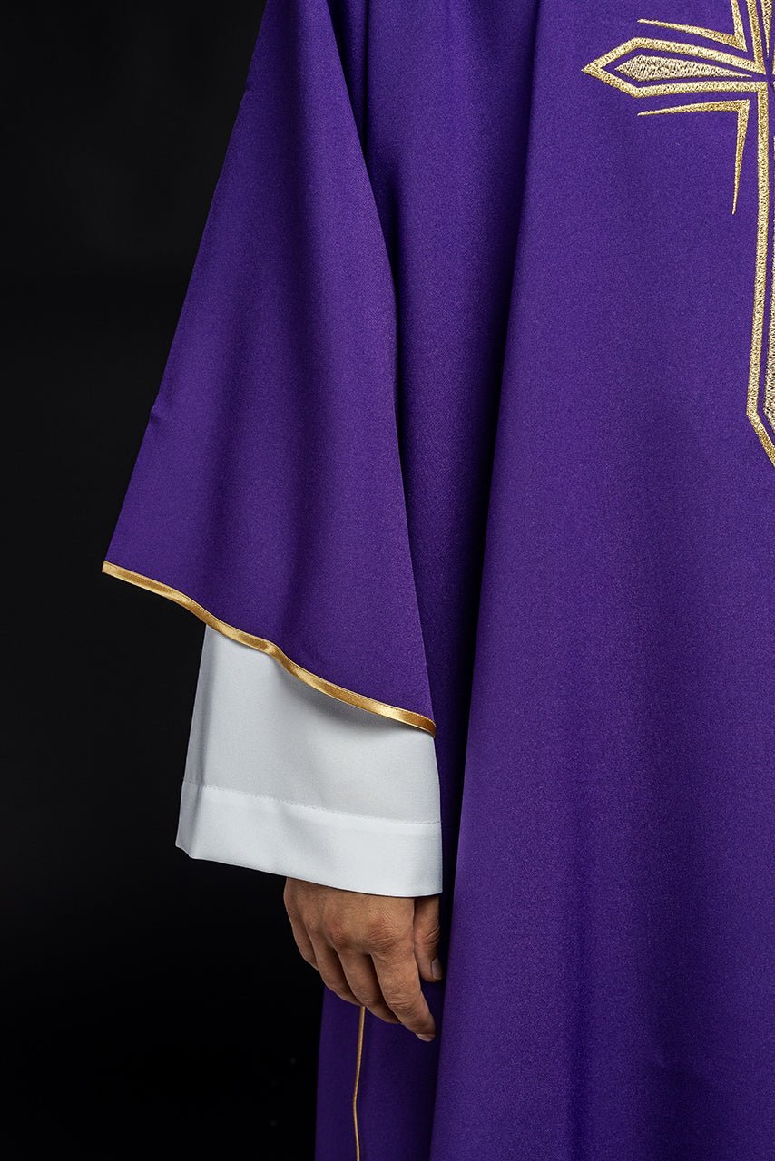 Dalmatyka Liturgiczna Fioletowa ze Złotym Krzyżem - Komplet ze Stułą - SZATYLITURGICZNE.PL