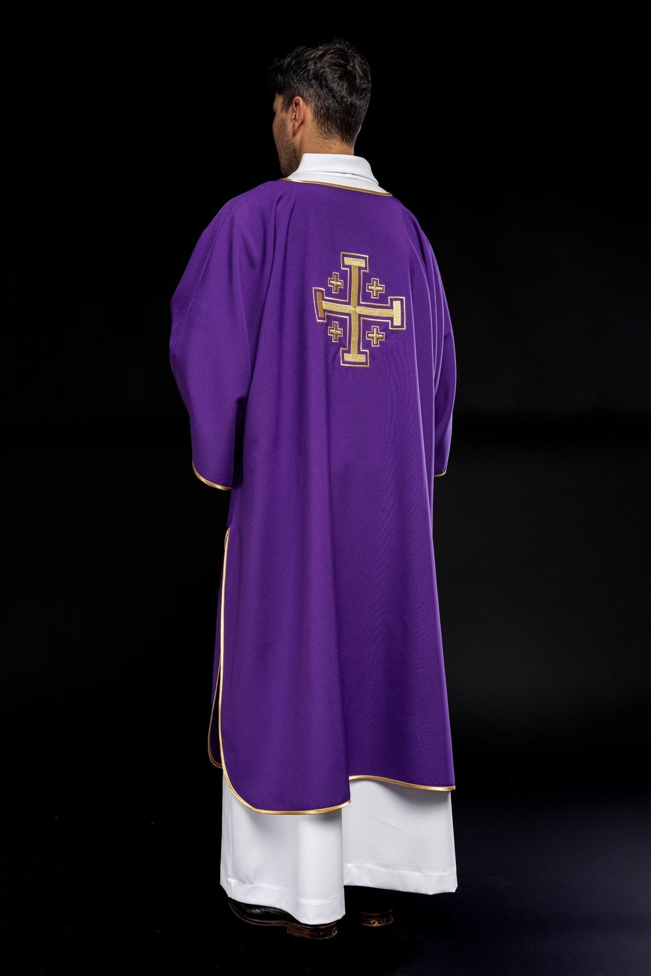 Dalmatyka Liturgiczna Fioletowa ze Złotym Krzyżem - Komplet ze Stułą - SZATYLITURGICZNE.PL