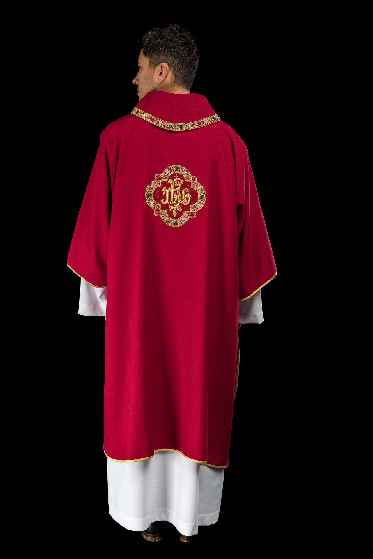 Dalmatyka Liturgiczna IHS Czerwona z Haftowaną Lamówką - Polska Produkcja - SZATYLITURGICZNE.PL