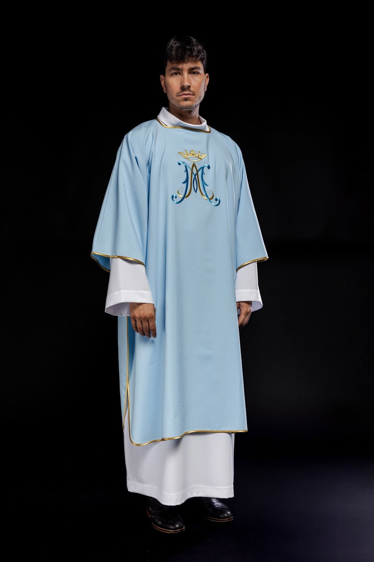 Dalmatyka Liturgiczna Niebieska z Haftem Maryjnym - Polska Produkcja - SZATYLITURGICZNE.PL