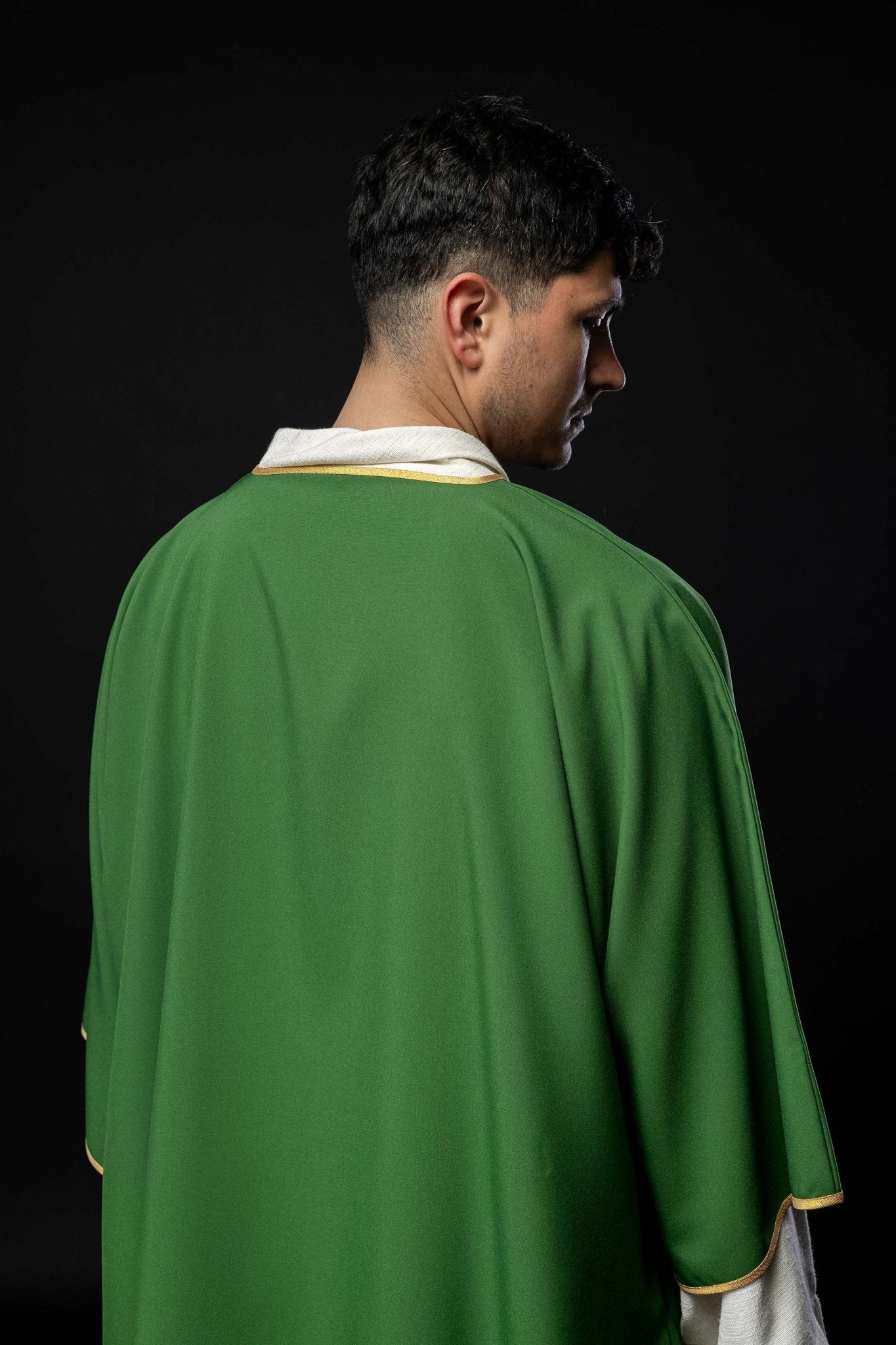 Dalmatyka Liturgiczna Zielona ze Złotą Lamówką - Gładka Tkanina - SZATYLITURGICZNE.PL