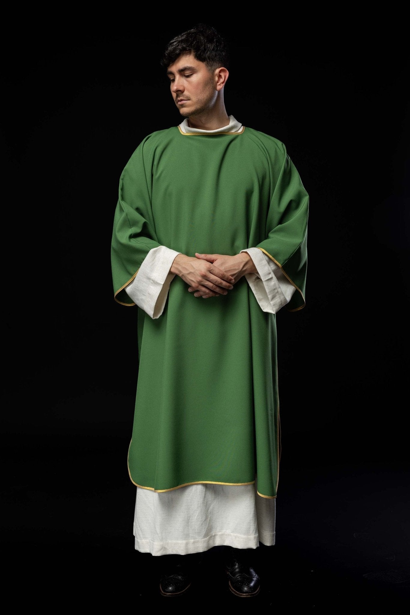 Dalmatyka Liturgiczna Zielona ze Złotą Lamówką - Gładka Tkanina - SZATYLITURGICZNE.PL