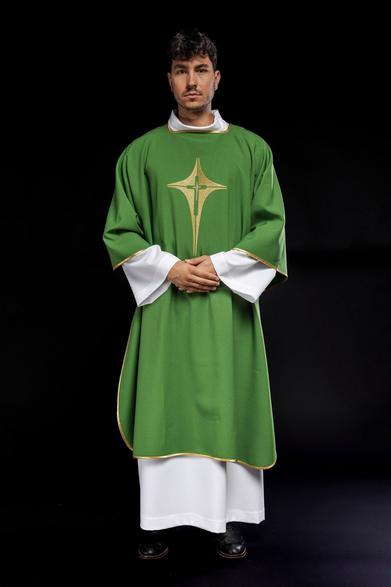 Dalmatyka Liturgiczna Zielona ze Złotym Krzyżem - Komplet ze Stułą - SZATYLITURGICZNE.PL