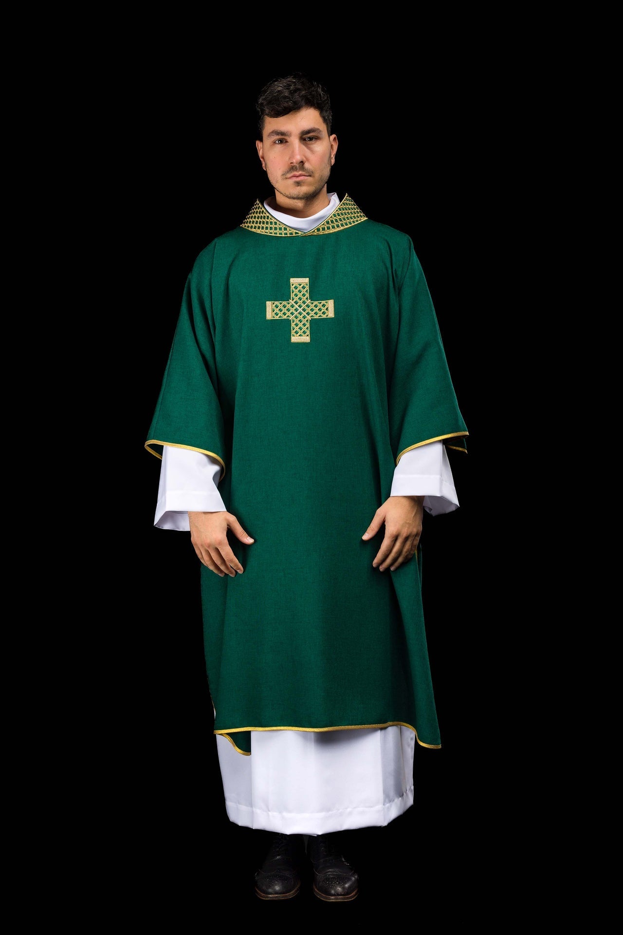 Dalmatyka Liturgiczna Zielona ze Złotymi Krzyżami i Kołnierzem - SZATYLITURGICZNE.PL