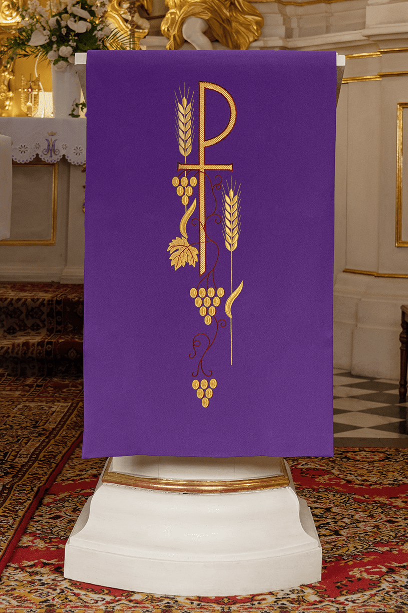 Fioletowa Serweta na Lektorium z Haftem PAX - Elegancka Dekoracja - SZATYLITURGICZNE.PL