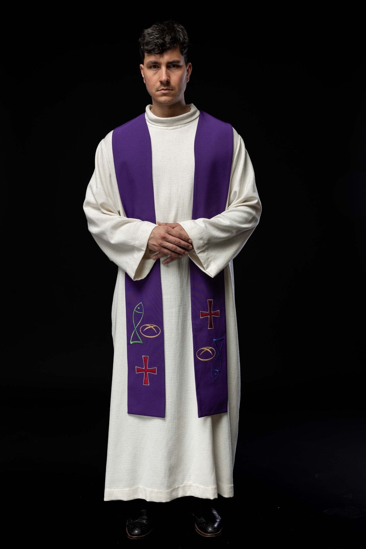 Fioletowa Stuła Kapłańska z Haftem Ryby i Chleba - Symbolika Eucharystii - SZATYLITURGICZNE.PL
