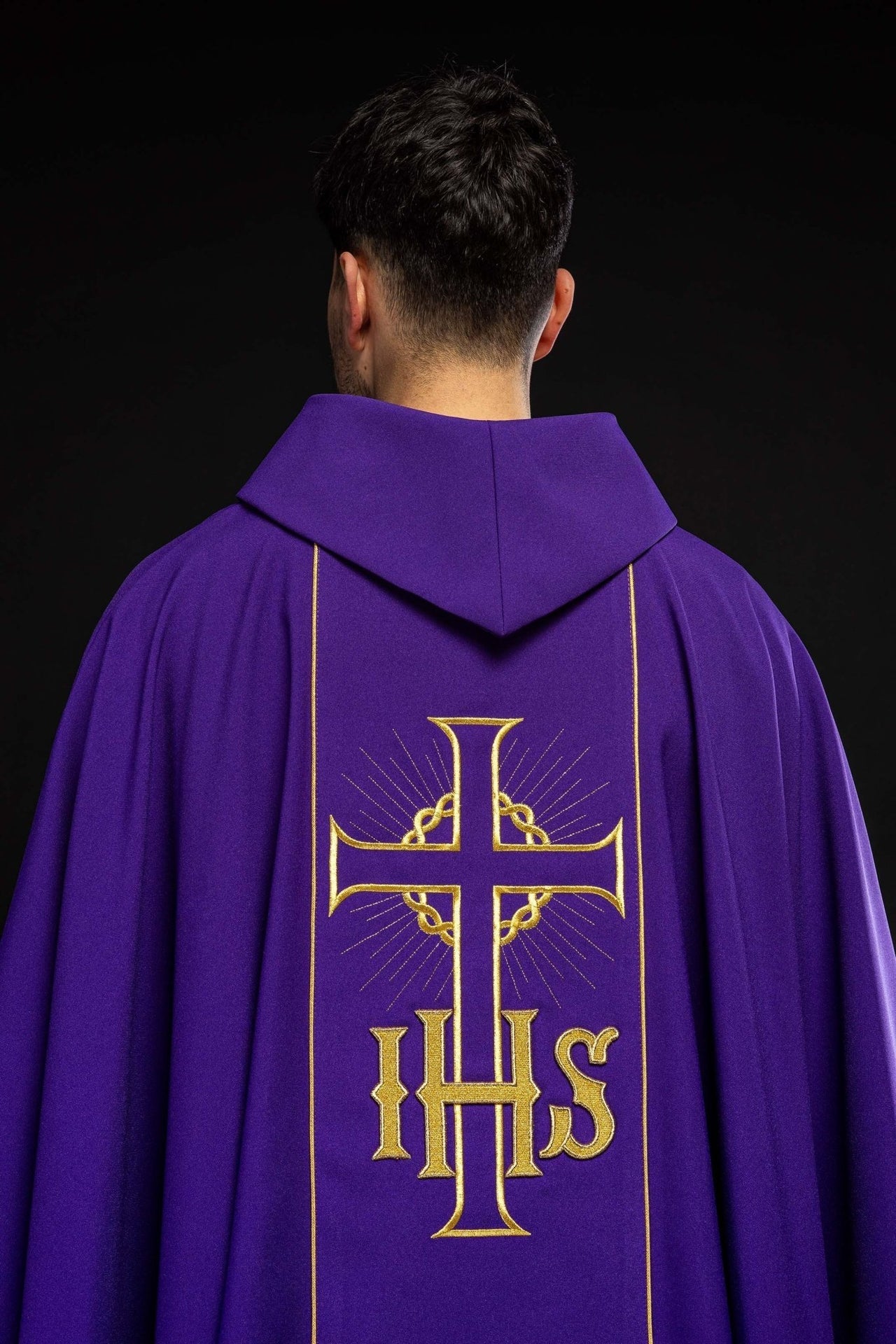 Fioletowy Ornat Liturgiczny IHS i Kłosy Złoty Pas - Polska Produkcja - SZATYLITURGICZNE.PL