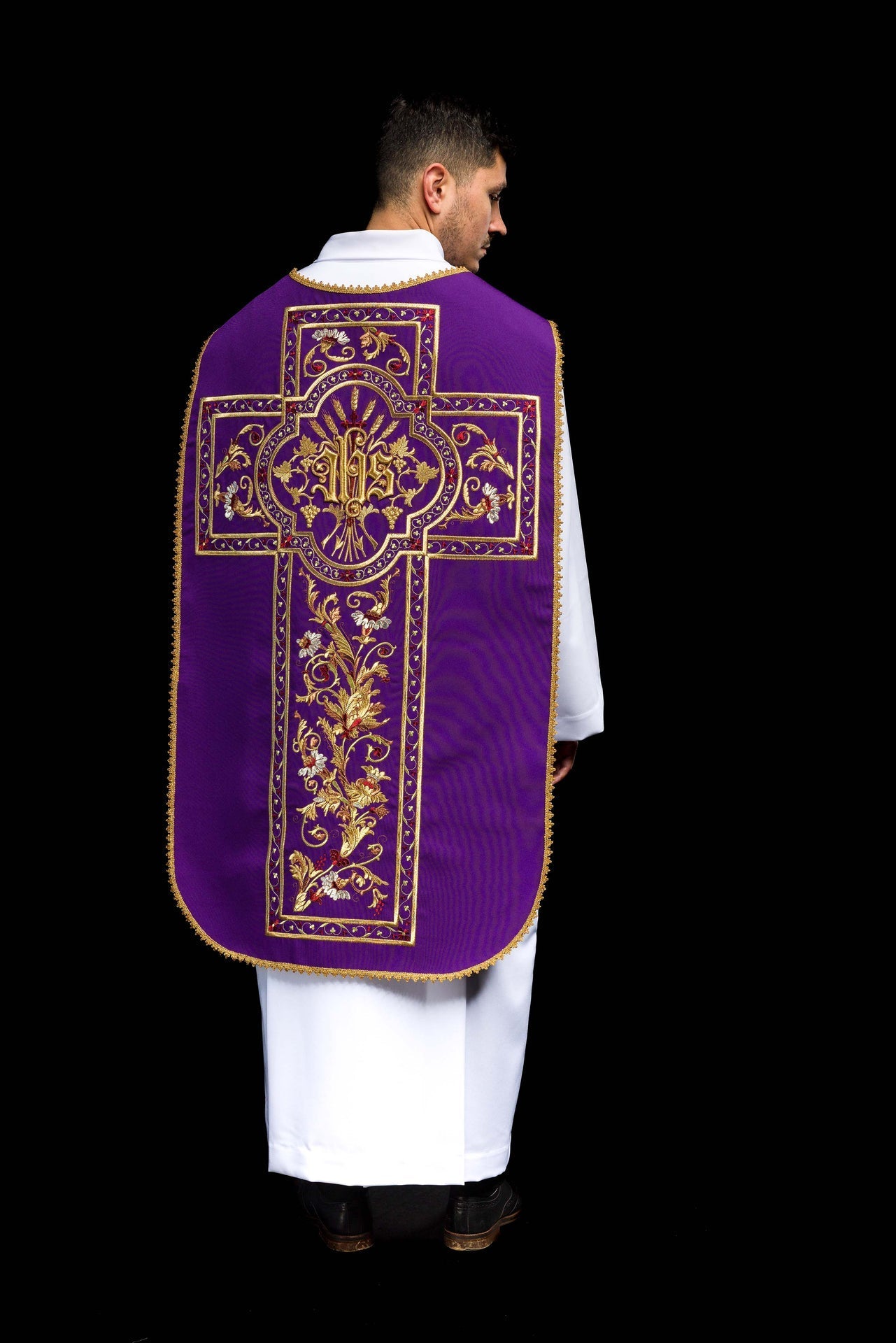 Fioletowy Ornat Rzymski IHS Haft - Szaty Liturgiczne Haftina - SZATYLITURGICZNE.PL
