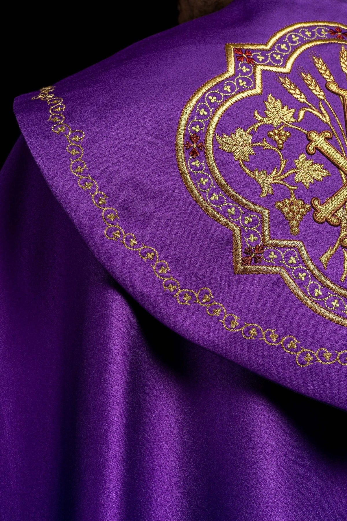 Kapa eucharystyczna monogram PX w kolorze fioletowym - SZATYLITURGICZNE.PL