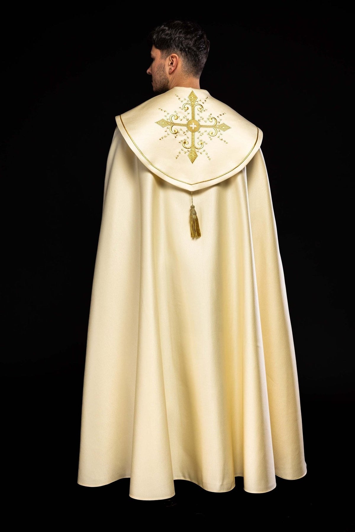 Kapa liturgiczna haftowana ecru - SZATYLITURGICZNE.PL