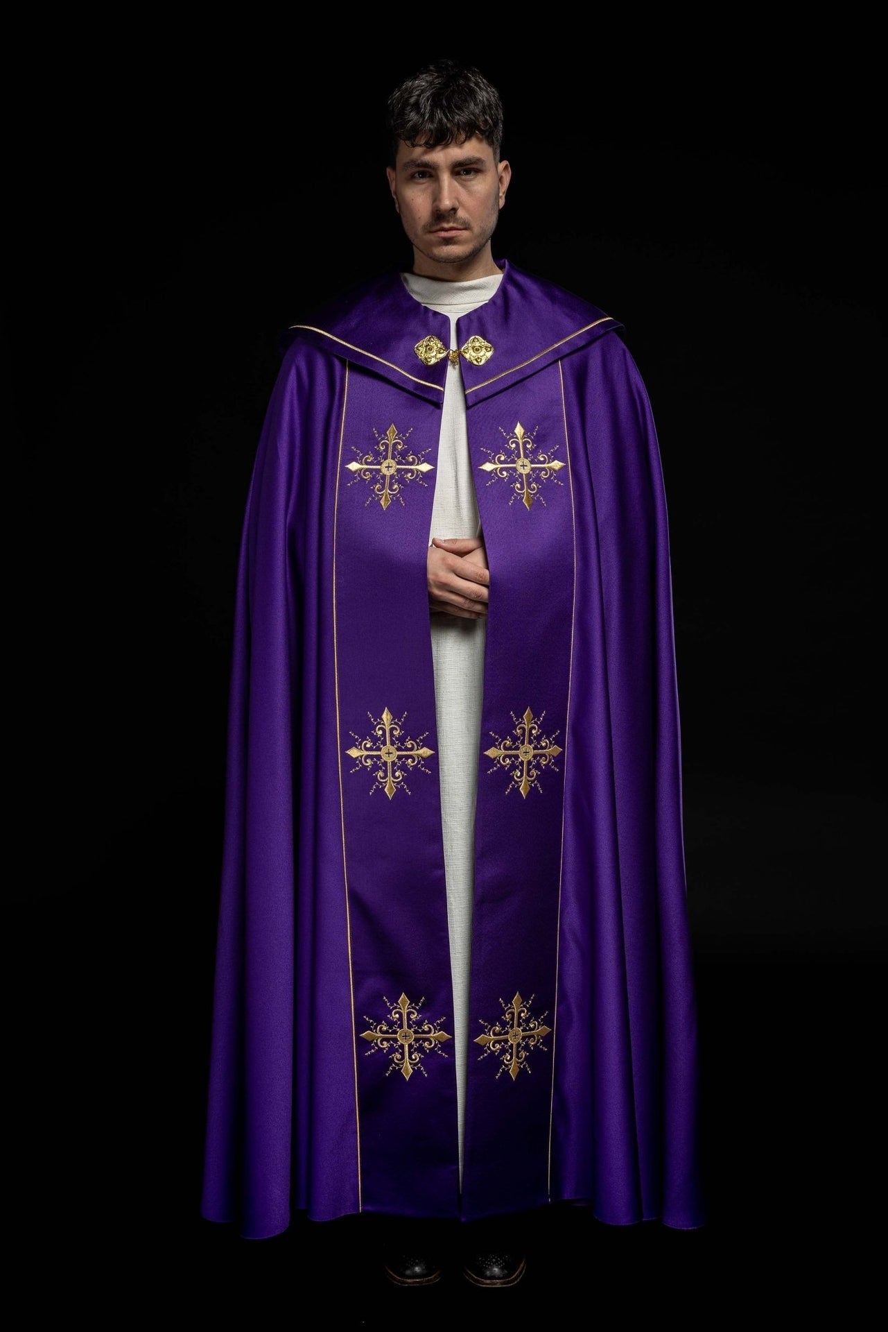 Kapa liturgiczna haftowana fioletowa - SZATYLITURGICZNE.PL