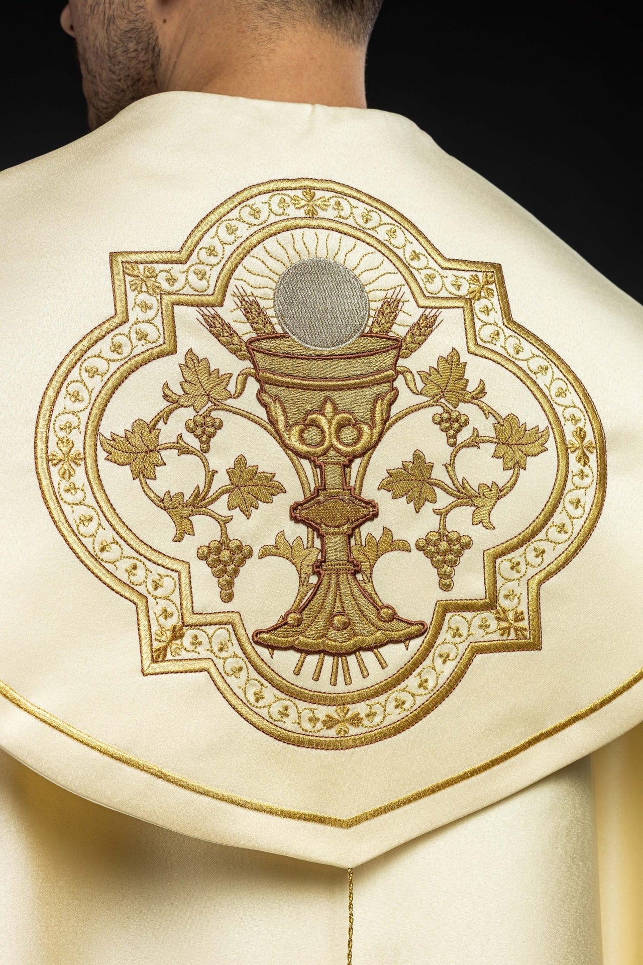 Kapa liturgiczna haftowana Kielich ecru - SZATYLITURGICZNE.PL