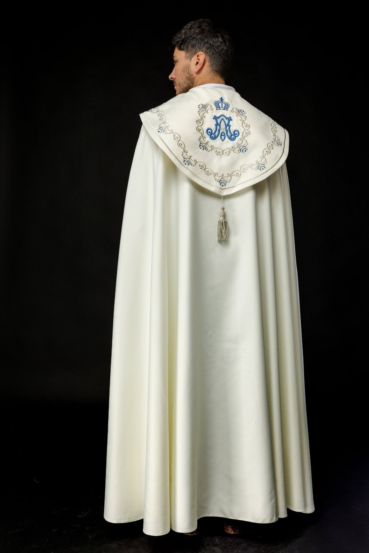 Kapa Liturgiczna Haftowana Z Symbolem Maryjnym - SZATYLITURGICZNE.PL